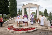 DUŠNI DAN | Na Gradskom groblju služena misa za pokojne